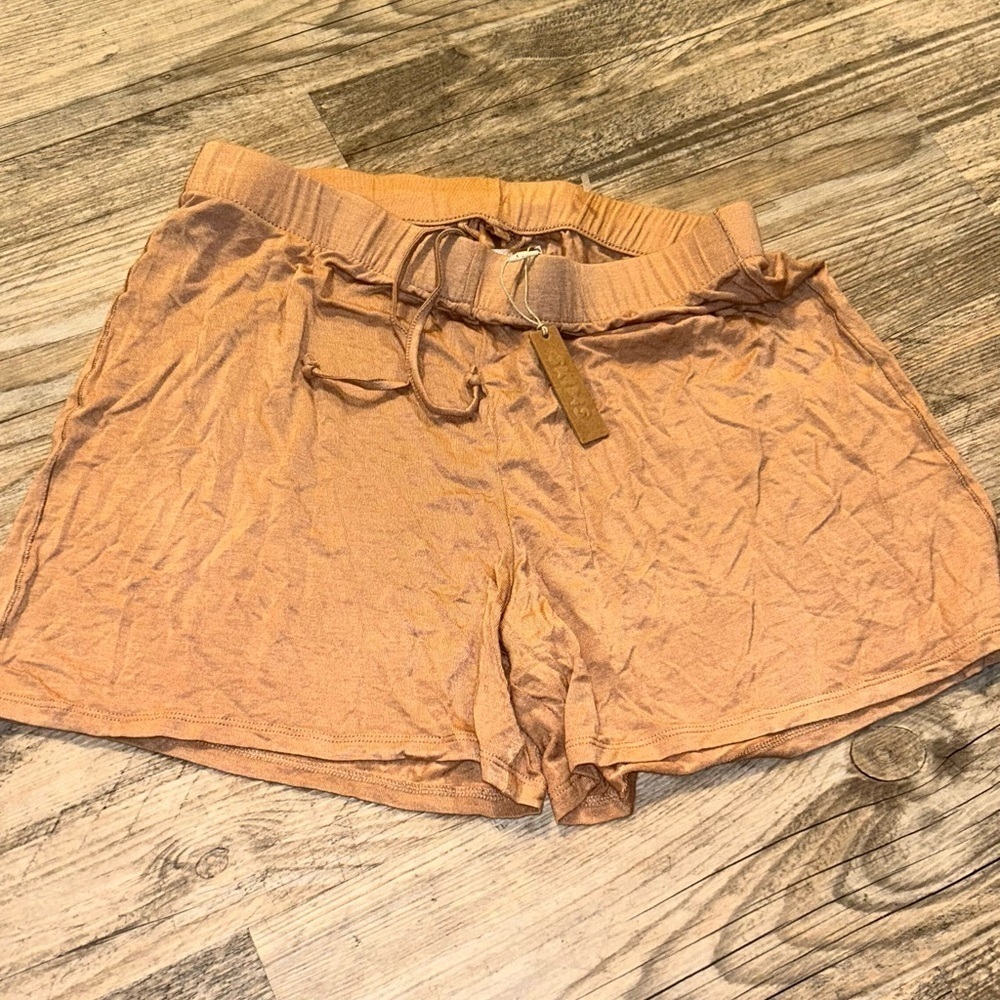 NWT- Skims by Kim Kardashian Sleep Short/ Color tan. Size:M